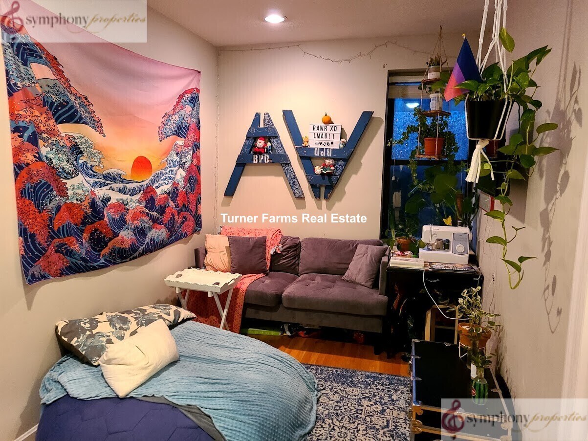 Building Photo - 65 Hemenway St