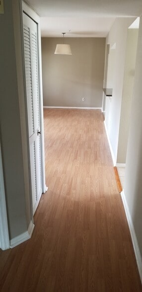 Building Photo - 404 Summit Ridge Pl