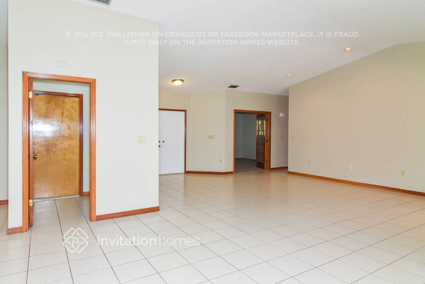 Building Photo - 15030 SW 43rd Terrace