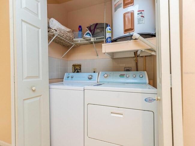 Building Photo - 745 Pinellas Bayway S