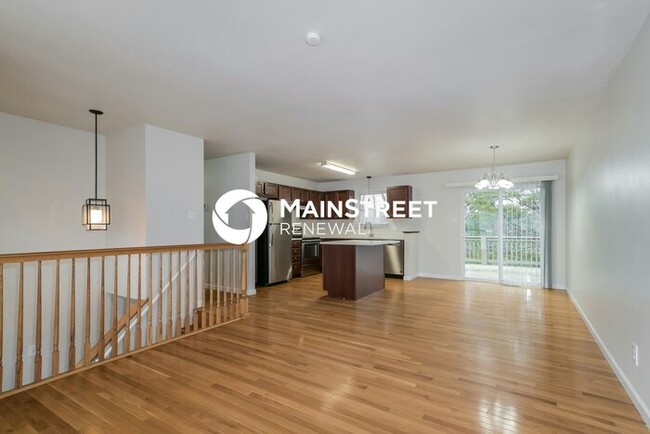 Building Photo - 3022 Brentmoor Dr