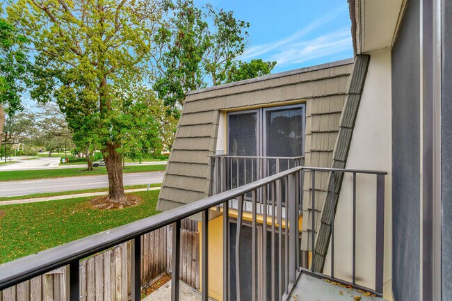 Building Photo - 311 3rd Way