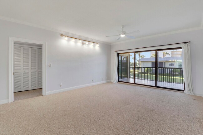 Building Photo - 275 S Beach Rd