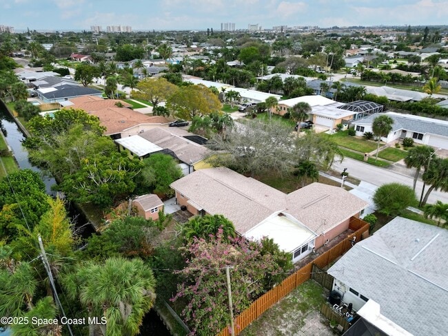 Building Photo - 1202 Yacht Club Blvd