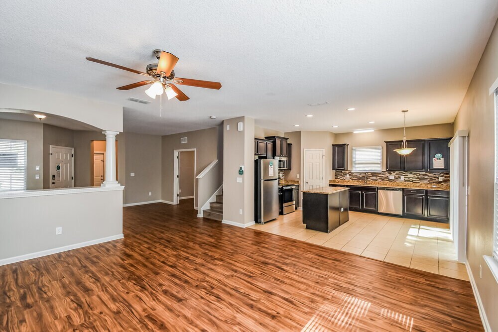 Building Photo - 211 Buck Run Way