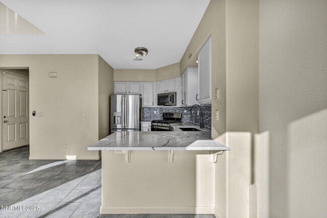 Building Photo - 9250 Lone Wolf Cir