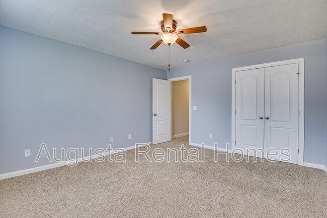 Building Photo - 180 Kenilworth Dr
