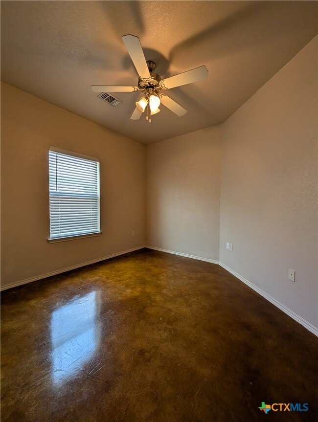 Building Photo - 229 Anne Louise Dr