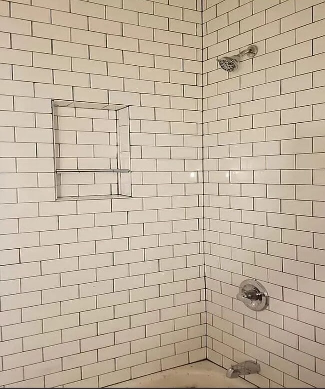 Building Photo - 3 Bedroom Downtown!