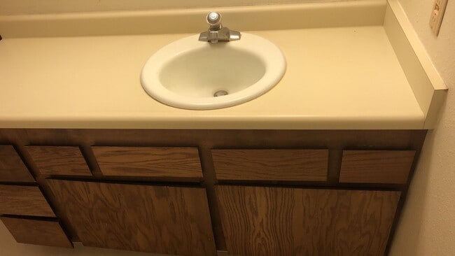 Building Photo - 2005 NE Terre View Dr