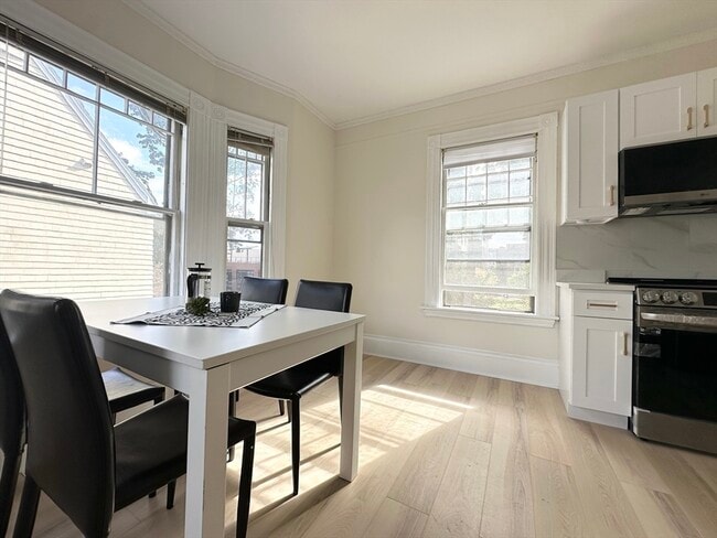 Building Photo - 71 Gardner St