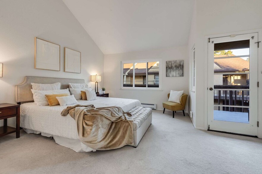 Master Bedroom - 1122 Brewster Ave