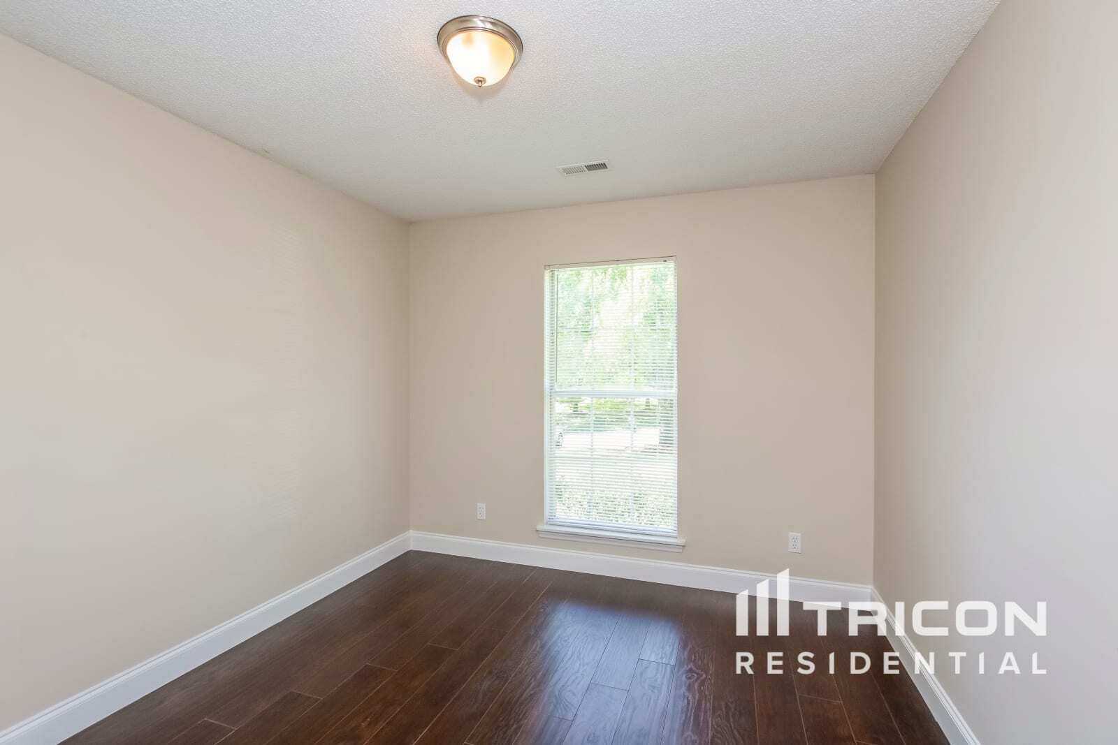 Building Photo - 3226 Twin Falls Ln