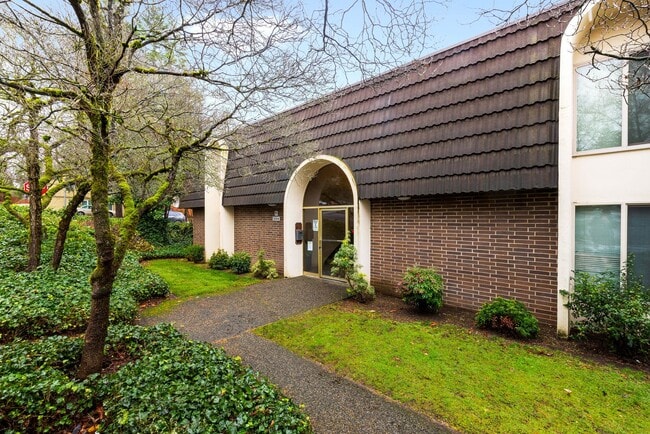 Building Photo - 1 Bedroom 1 Bath Condo in Kirkland! Lock in this great price before the New-Year!