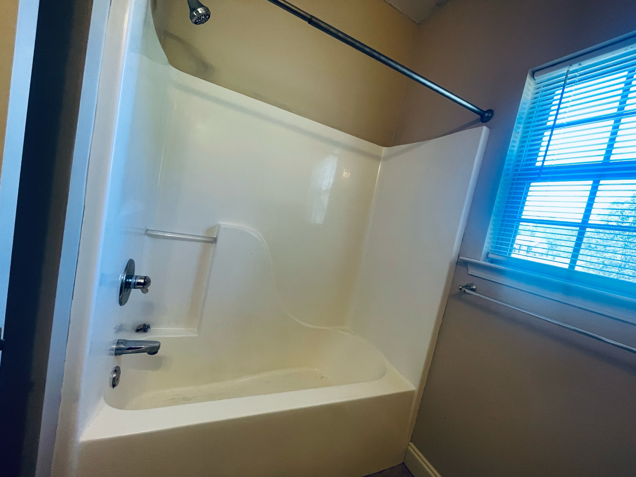 Building Photo - 770 Ridgefield Way