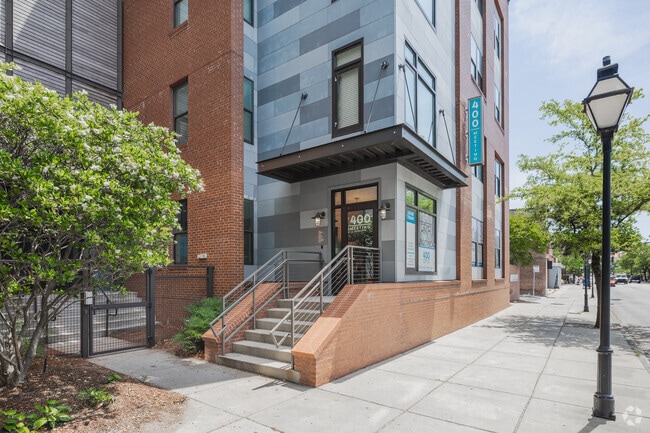 Building Entrance - 400 Meeting