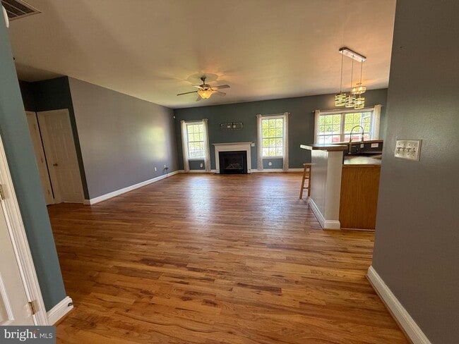 Building Photo - 220 Barnes Blvd