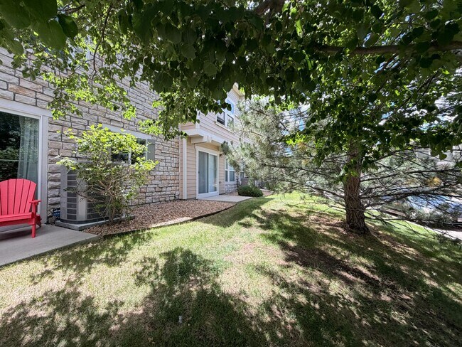 Building Photo - Bright Open-Concept Condo with 1-Car Garage in Prime Commuter Location