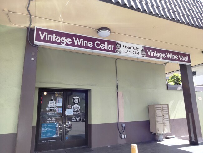 Vintage Wine Cellar - 1571 Piikoi St