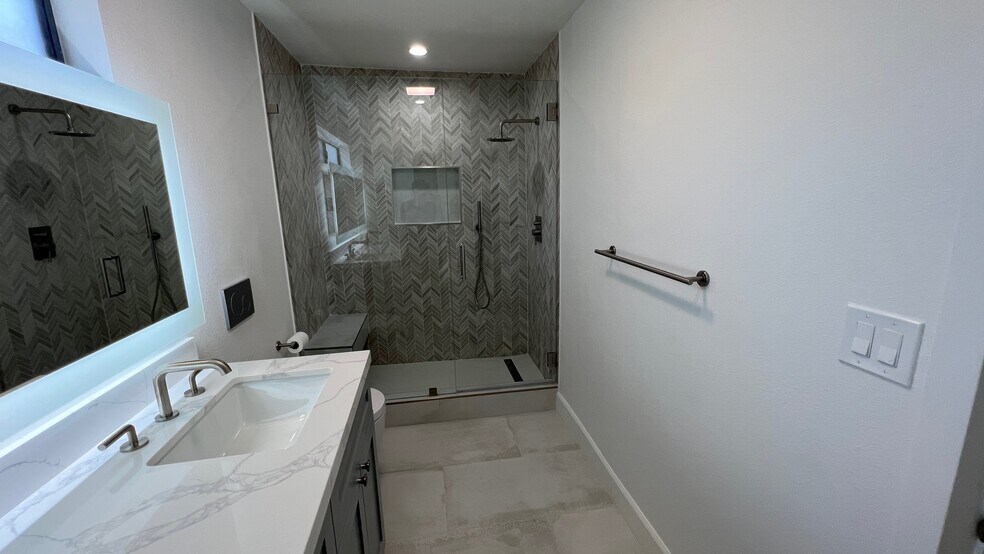 Building Photo - 4500 Whitsett Ave