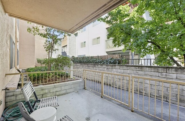 Building Photo - 22530 3rd St