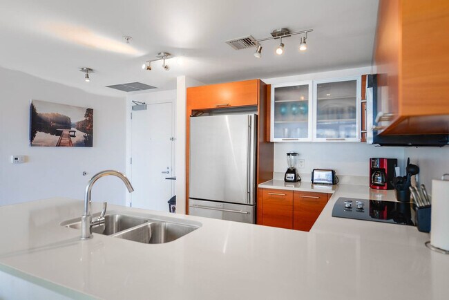 Building Photo - 3250 NE 1st Ave