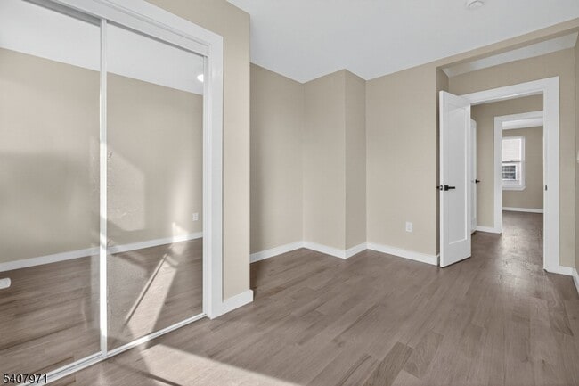 Building Photo - 414 15th Ave