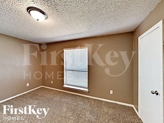 Building Photo - 7701 Skylake Dr