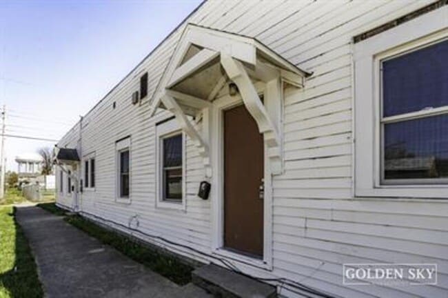 Primary Photo - 1807 H Ave