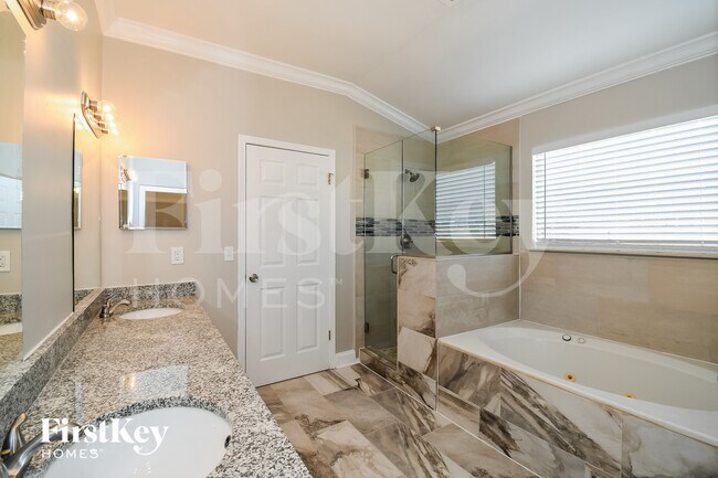 Building Photo - 12332 Casheros Cove Dr S