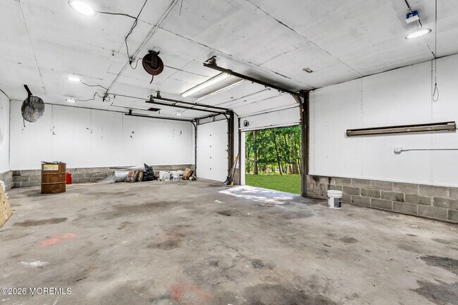 Building Photo - 138 N Cooks Bridge Rd