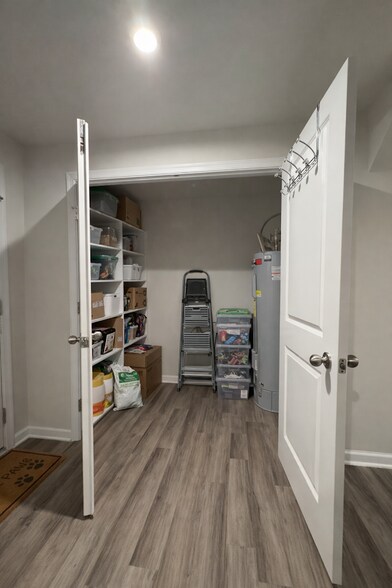 Building Photo - 6042 Cutwater Cir