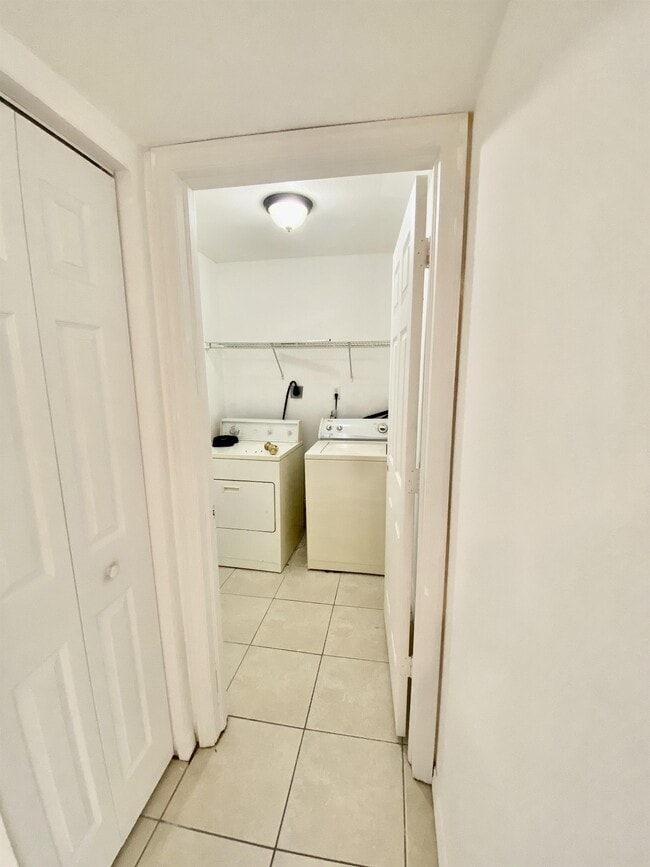 Building Photo - 2914 NW 55th Ave