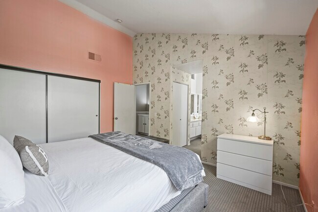 Master bedroom1 - 9960 Scripps Vista Way