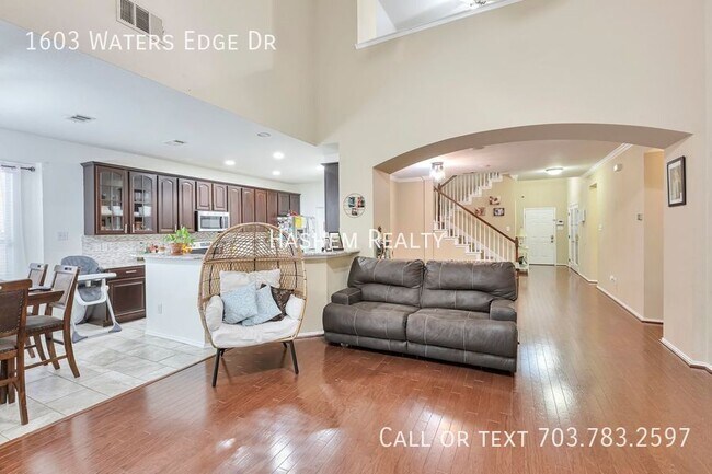 Building Photo - 1603 Waters Edge Dr