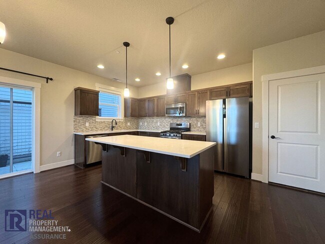 Building Photo - 28857 SW Geneva Loop