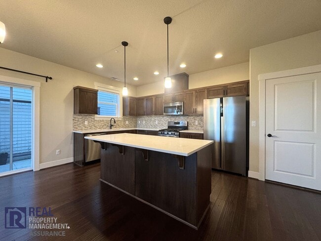 Building Photo - Mt Hood views 4BR/3BA Villebois luxury home available now! Dog Friendly