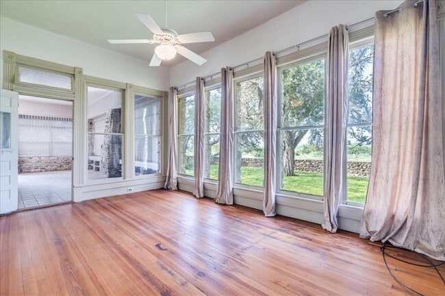 Building Photo - 6400 Cypress Rd