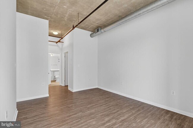 Building Photo - 1300 N St NW