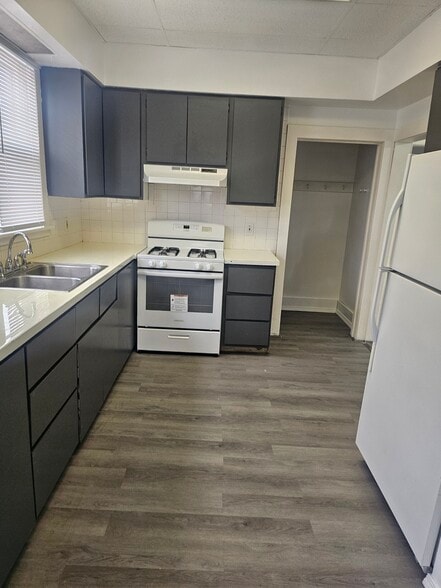 Building Photo - 967 Davis St