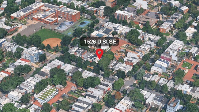 Building Photo - 1526 D St SE