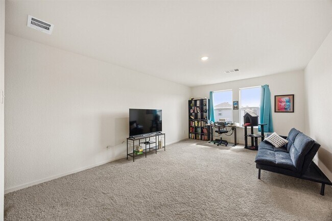 Building Photo - 7826 Pink Dahlia Dr