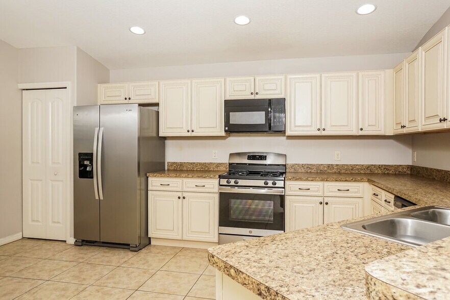 Building Photo - 433 San Lorenzo Ct
