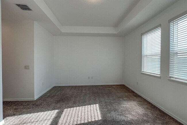 Building Photo - 15589 Willow Arbor Cir