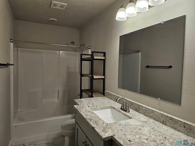 Building Photo - 404 N Upsilon St