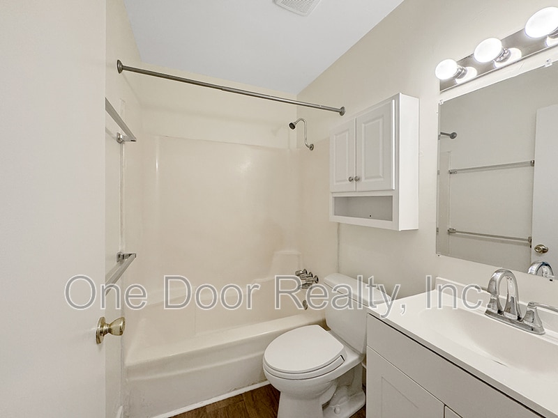 Building Photo - 105 Walker Dr