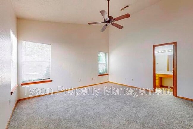 Building Photo - 4701 Plume Rd NW