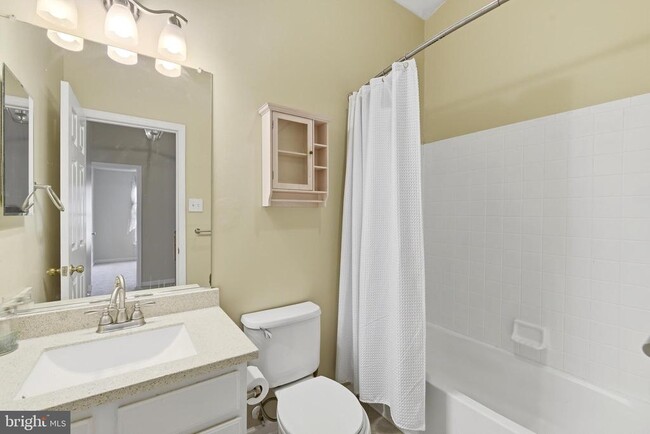 Building Photo - 2169 Sewanee Dr