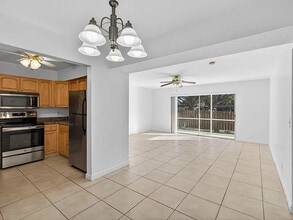 Building Photo - 10330 N Military Trl