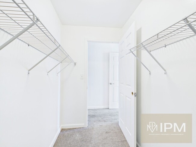 Building Photo - 1/2 OFF First Months Rent! Spacious 3 Bedr...